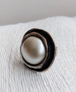 Tracy Burton Round Pearl-like Adjustable Ring