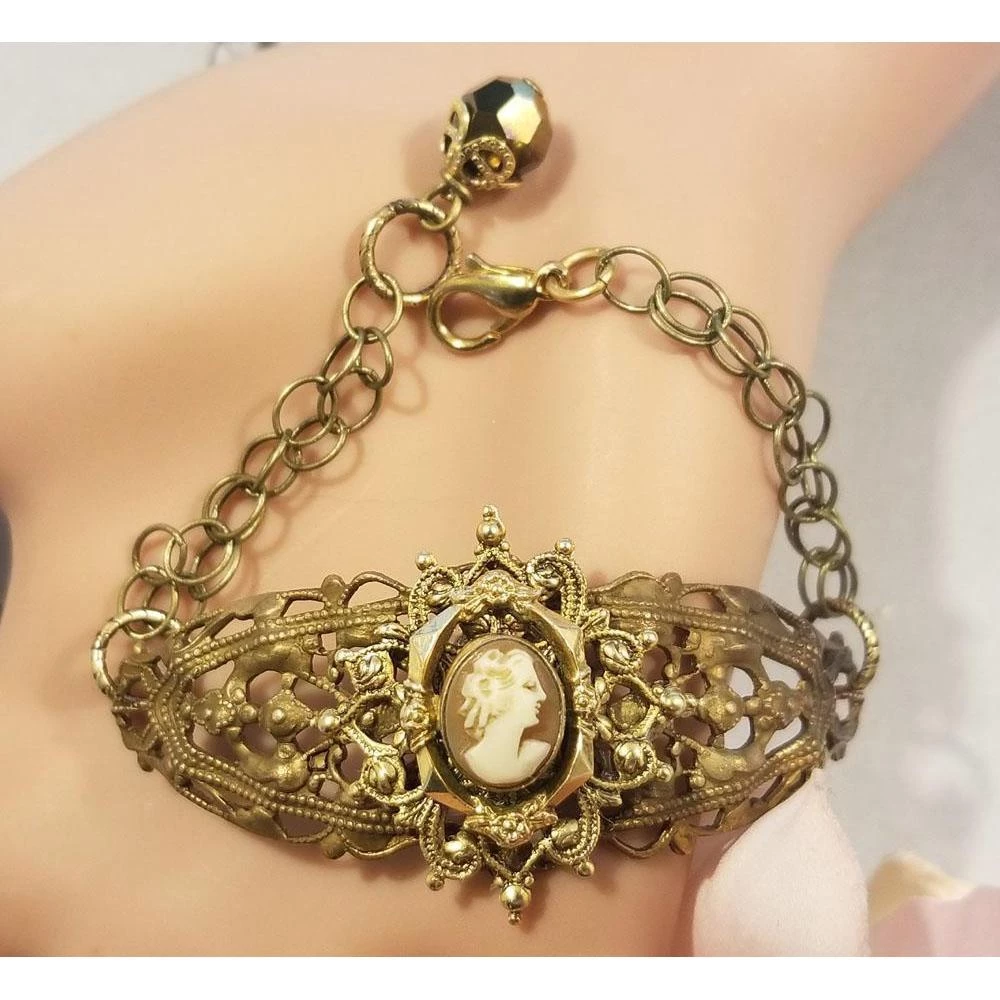 Headpiece Heaven Shop By Vendor Shell Cameo Bracelet 2 Headpiece Heaven Shop By Vendor Shell Cameo Bracelet