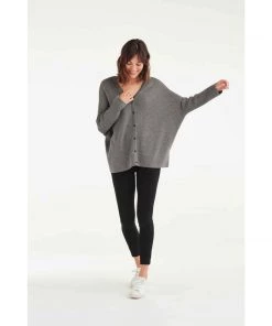 VETTA The V-Neck Oversized Sweater